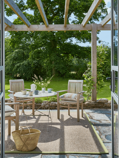 rug-custom-unatural-outdoor-rug-westville-pistachio@2x